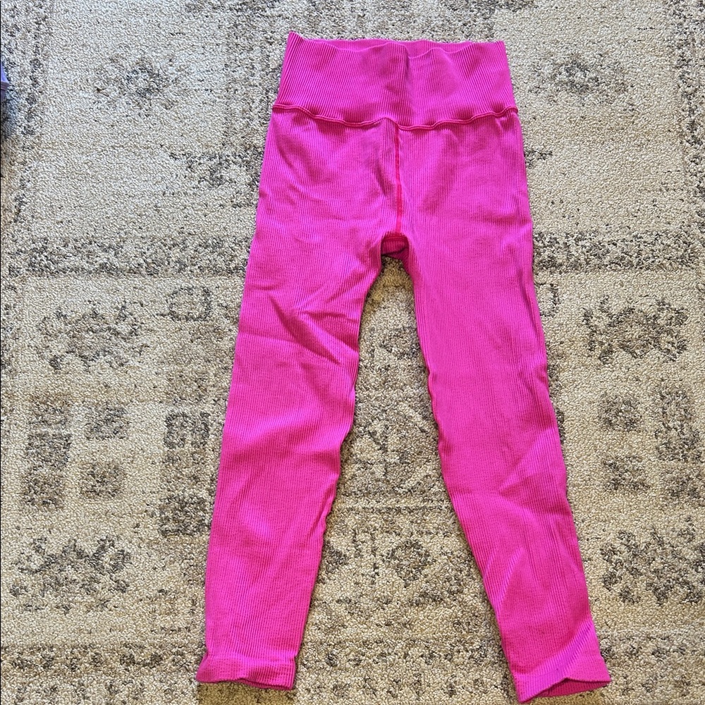 GAP Women’s Hot Pink Ribbed Leggings
